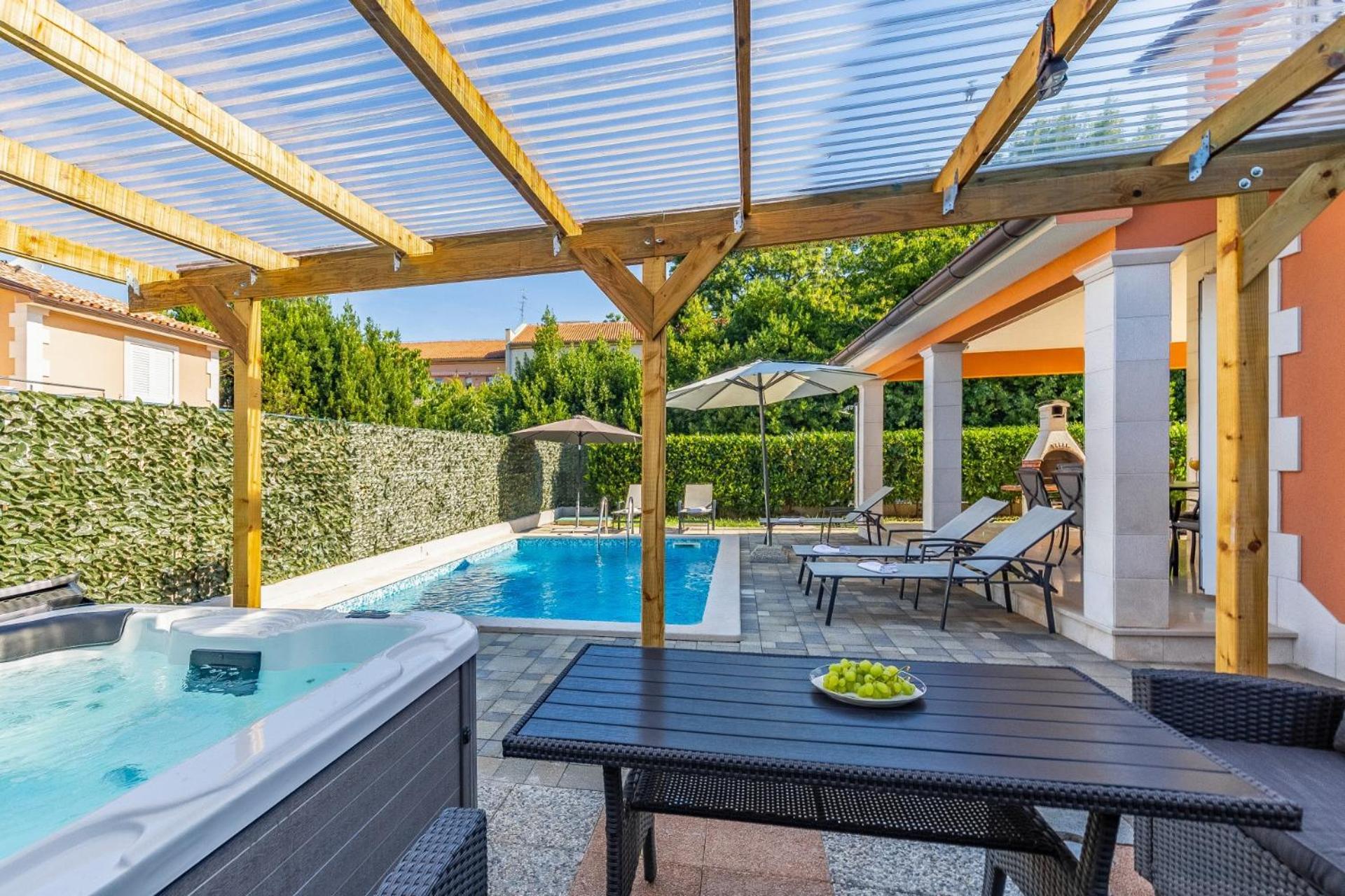 Villas Lotus With Pool And Jacuzzi Pula Buitenkant foto