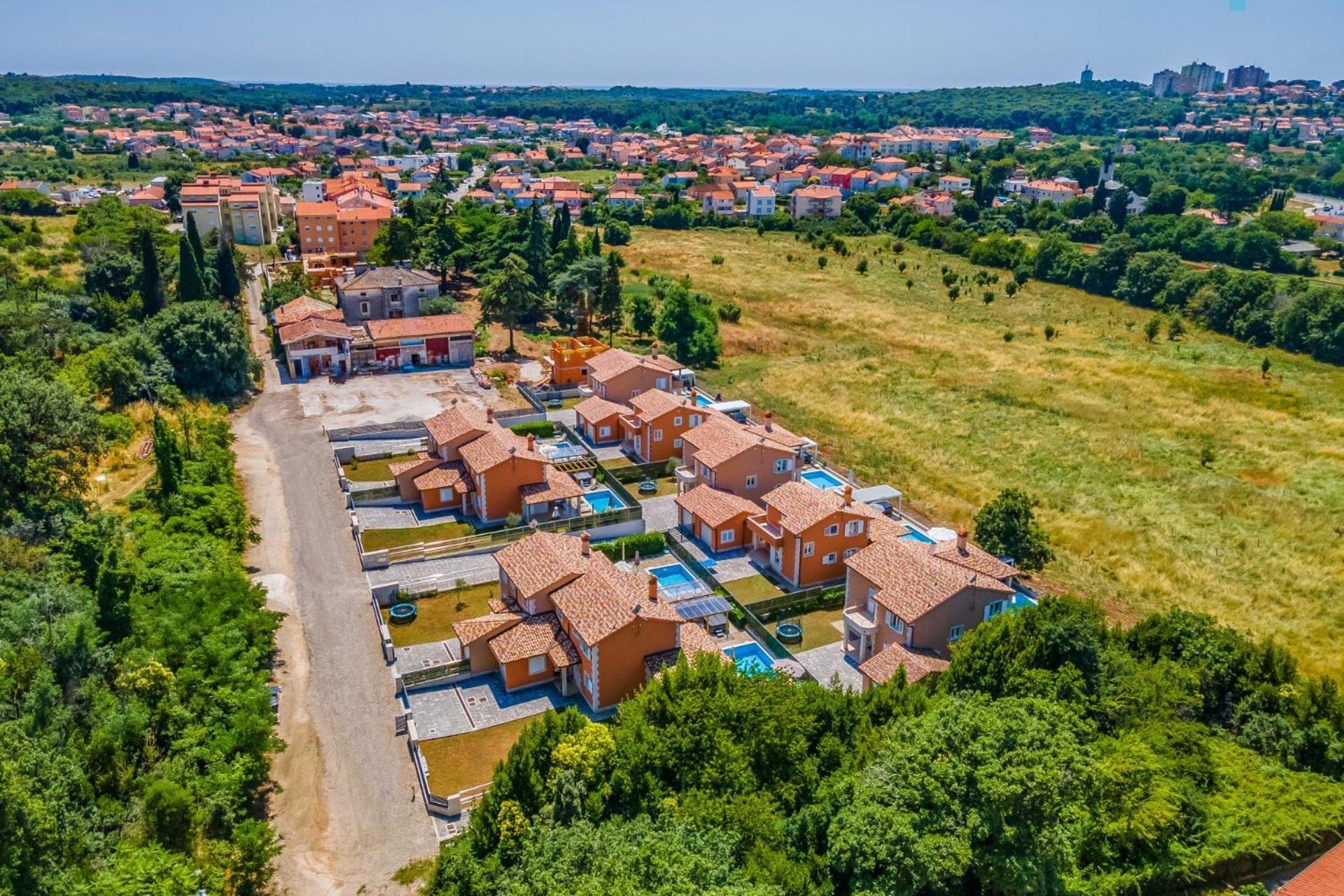 Villas Lotus With Pool And Jacuzzi Pula Buitenkant foto