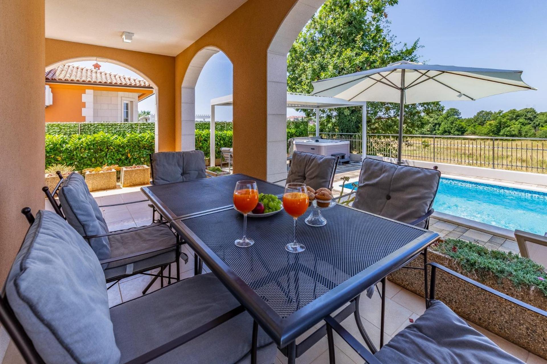 Villas Lotus With Pool And Jacuzzi Pula Buitenkant foto