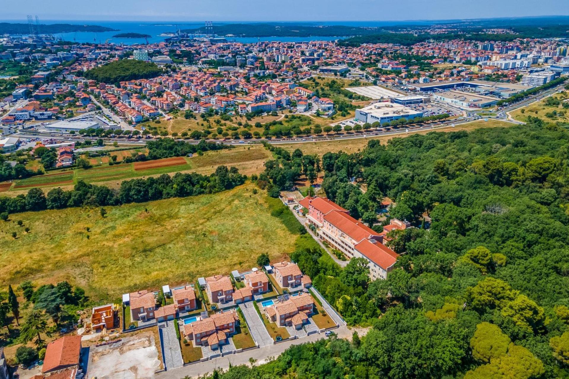 Villas Lotus With Pool And Jacuzzi Pula Buitenkant foto
